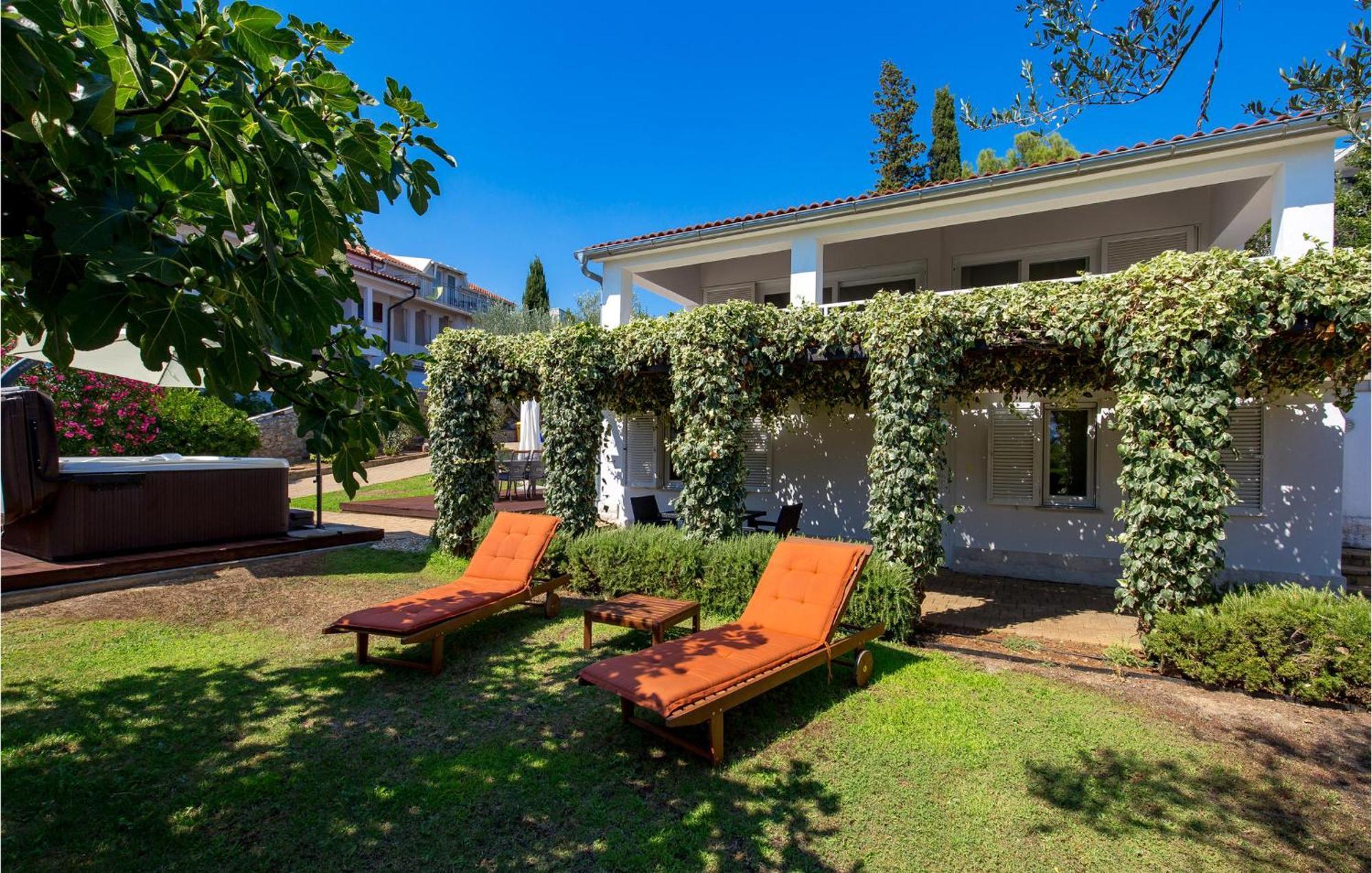 Nice Home In Krk With Kitchen Krk Town Exterior foto